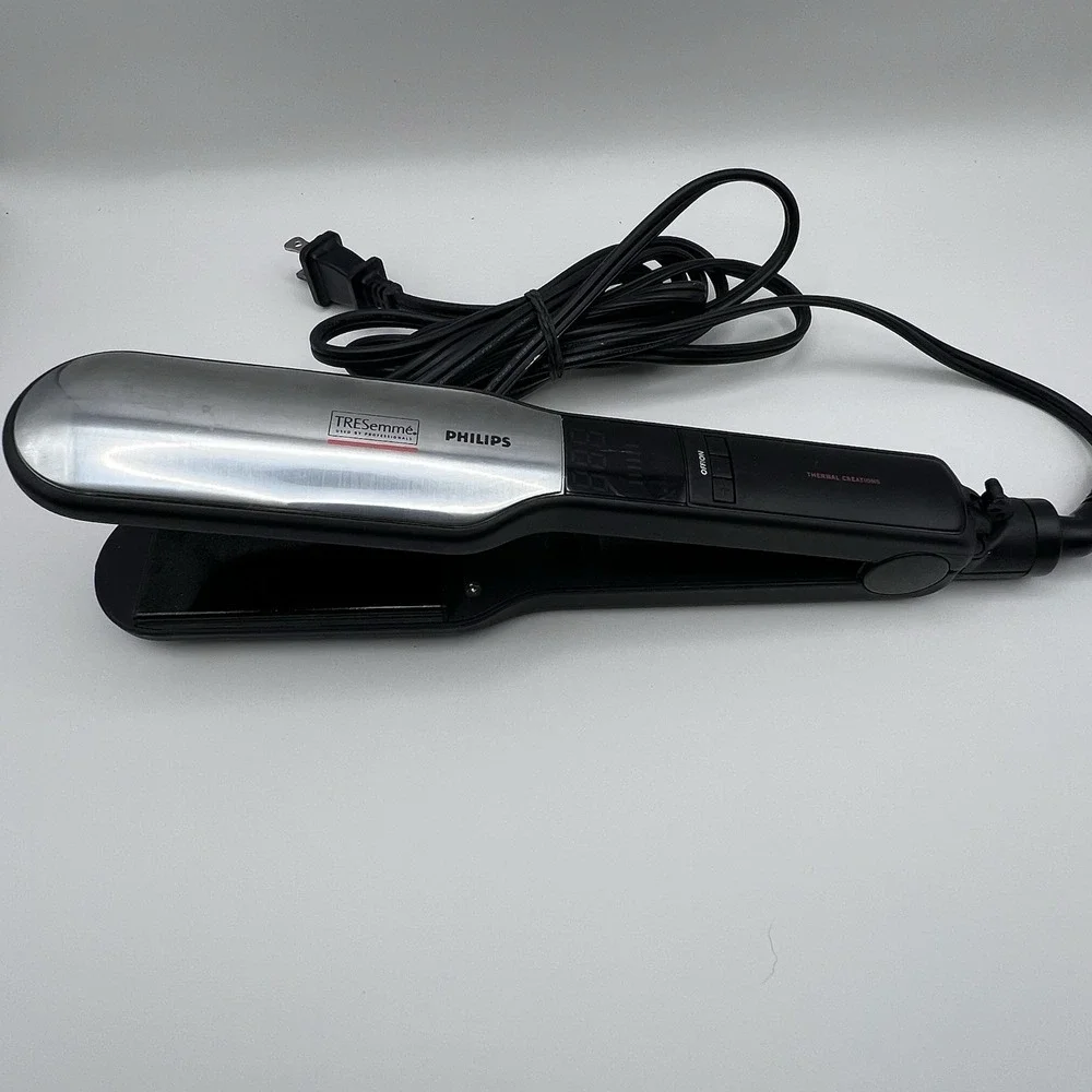 Philips SalonStraight Pro XL hair straightener